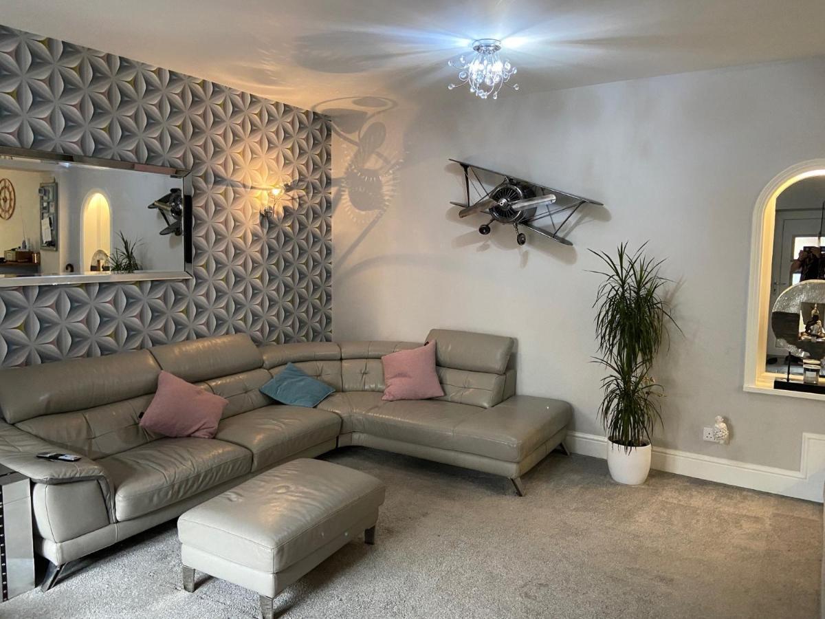 Loveliest Homes Paignton - Casa Marina - 3 Bed, 2 Bathroom House, Balcony, Parking Bagian luar foto