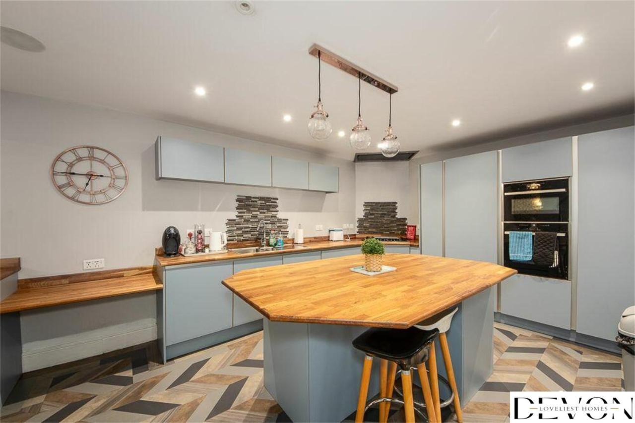 Loveliest Homes Paignton - Casa Marina - 3 Bed, 2 Bathroom House, Balcony, Parking Bagian luar foto